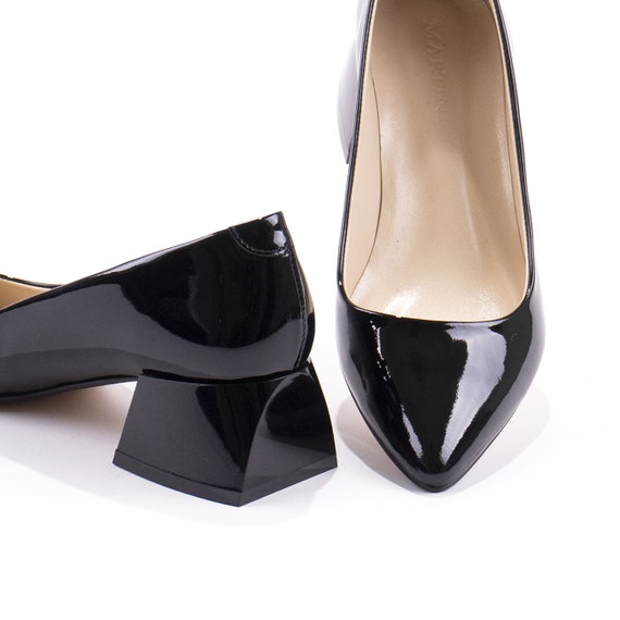 Elegantes zapatos bajos y en color negro cuero Etsy México