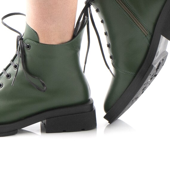 Botines planos de color verde oscuro Botas de cuero natural | Etsy España