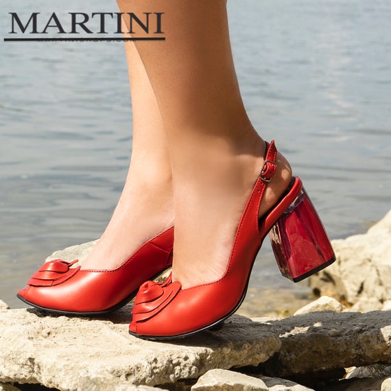 Totême Leer The Sharp Pumps Met Puntige Neus in het Zwart Dames Schoenen voor voor Hakken voor Pumps