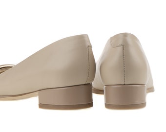 Handmade Beige Leather Low Heel Shoes with Ornament Handmade Beige Leather Low Heel Shoes with Ornament