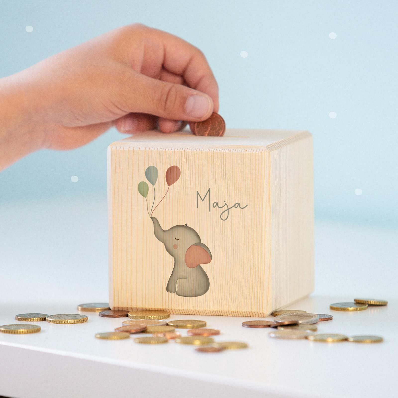 Houten kinderspaarpotje met naam – Persoonlijk cadeau Houten kinderspaarpotje met naam – Persoonlijk cadeau