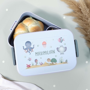 Eine bunt bedruckte Mepal Lunchbox mit niedlichem Unterwasserwelt Motiv