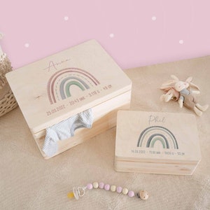 Personalisierte Erinnerungskiste Baby Regenbogen, Erinnerungsbox Kinder Holz, Geschenk zur Geburt, Taufgeschenk, Kindergeschenk, hellomini