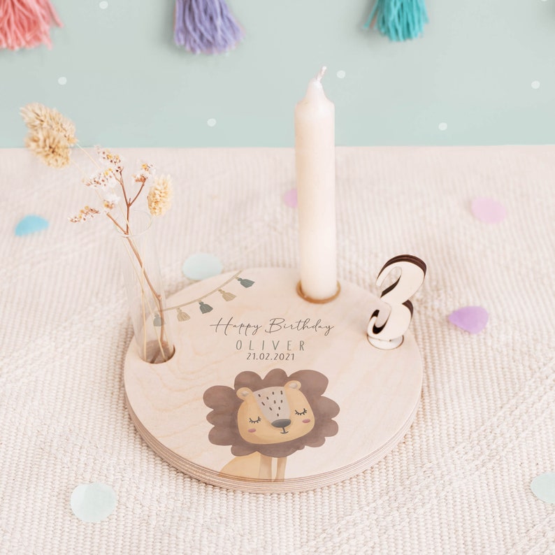 Personalized birthday plate animal motif made of wood with candle holder, vase & year numbers birthday decoration 1st birthday baby gift Löwe