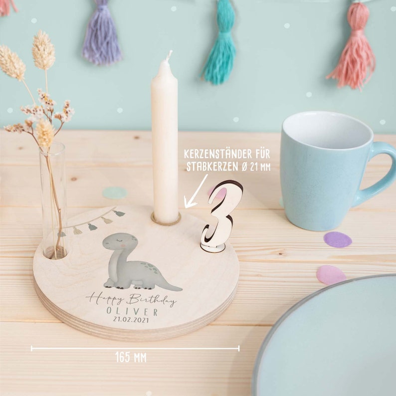 Personalisierter Geburtstagsteller Tiermotiv aus Holz mit Kerzenhalter, Vase & Jahreszahlen Geburtstagsdeko 1. Geburtstag Baby Geschenk Dino
