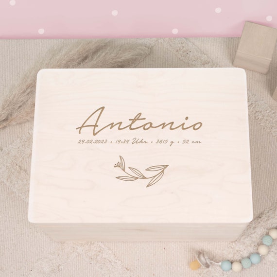 Personalisierte Erinnerungskiste Baby aus Holz, Holzkiste mit eingraviertem Namen, Aufbewahrungsbox für Kinder, Geschenk zur Geburt, Taufe