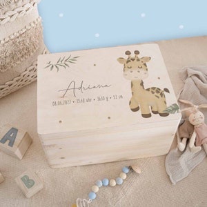Personalisierte Erinnerungskiste Baby Giraffe, Holzkiste Baby, Personalisierte Erinnerungsbox, Geschenk Geburt, Geschenk Taufe, hellomini