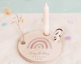 Piatto di compleanno personalizzato arcobaleno in legno con portacandele, vaso e numeri dell'anno - decorazione di compleanno - regalo per il 1° compleanno del bambino