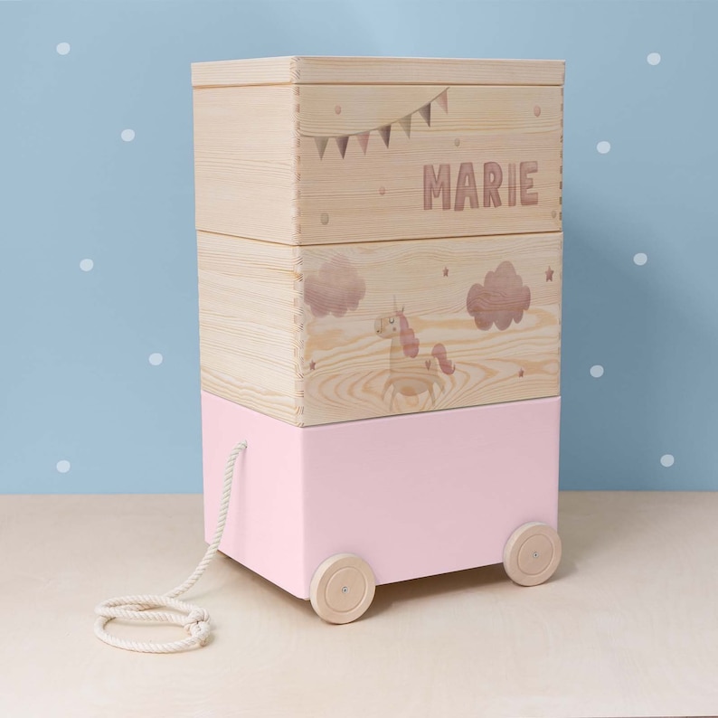 Scatola per giocattoli in legno personalizzata, scatola impilabile in legno, scatola in legno con ruote, decorazione per la cameretta dei bambini, regalo per bambini, regalo di nascita immagine 3