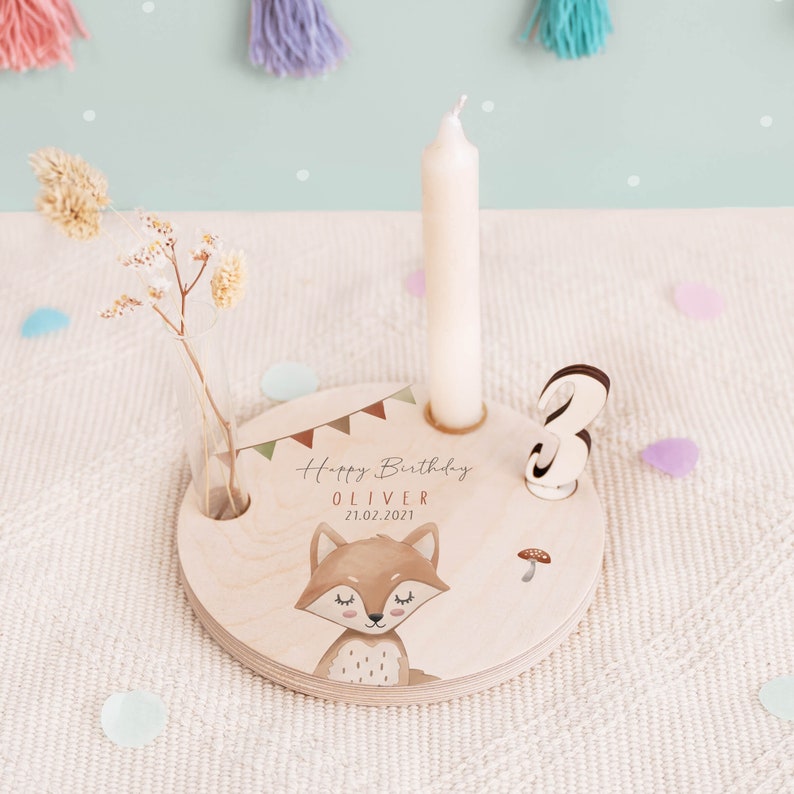 Personalisierter Geburtstagsteller Tiermotiv aus Holz mit Kerzenhalter, Vase & Jahreszahlen Geburtstagsdeko 1. Geburtstag Baby Geschenk Bild 5