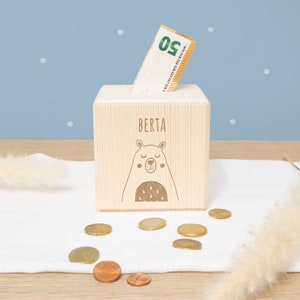 Hucha de madera personalizada con grabado y motivo deseado - regalo para empezar el colegio - regalo personalizado para un nacimiento - hucha de madera