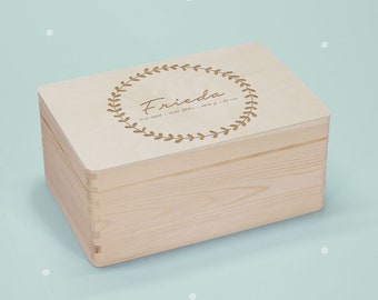 Personalisierte Erinnerungskiste Baby, Holz, Holzkiste, Holzbox, eingravierter Name Aufbewahrung Kinder Geschenk zur Geburt Taufe Herzkranz