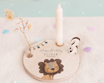 Personalisierter Geburtstagsteller Tiermotiv aus Holz mit Kerzenhalter, Vase & Jahreszahlen - Geburtstagsdeko - 1. Geburtstag Baby Geschenk