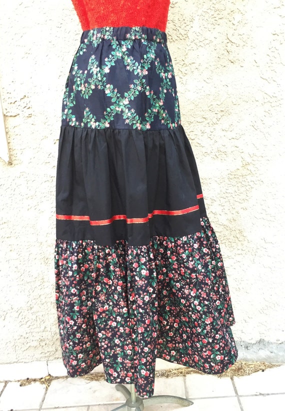 Floral and Black Prairie Skirt - image 4