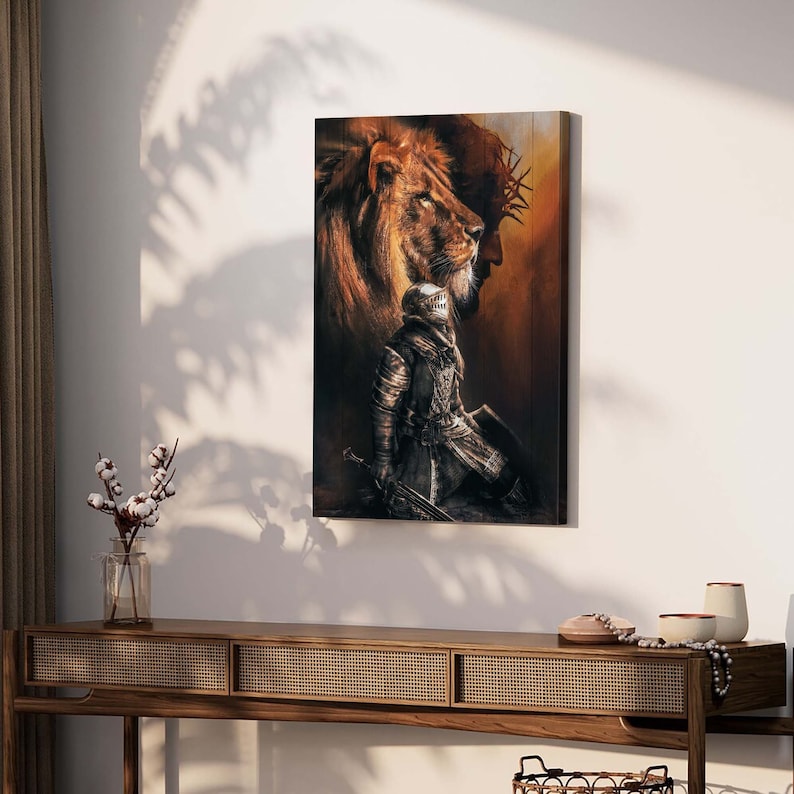 Puede incluir: Una pintura de un le&oacute;n, un caballero y Jesucristo. El le&oacute;n est&aacute; a la izquierda de la pintura, y el caballero est&aacute; en el centro. Jesucristo est&aacute; a la derecha de la pintura, con una corona de espinas en la cabeza.