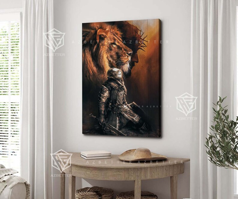 Puede incluir: Una pintura en un panel de madera que representa un le&oacute;n con una corona de espinas y un caballero con armadura. El fondo es de color naranja y marr&oacute;n c&aacute;lido.