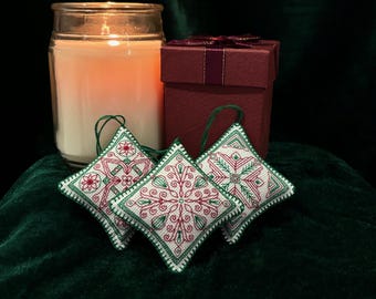 Blackwork Ornament Pattern Set 5 (Red/Green)