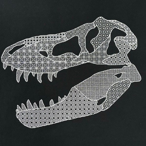 ブラックワークのティラノサウルス・レックスの頭蓋骨模様