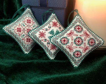 Blackwork Ornament Pattern Set 3 (Red/Green)