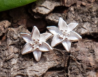 Lily White Flower Post Stud Earrings, Silver Tone