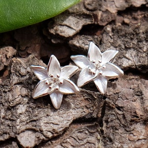 Lily White Flower Post Stud Earrings, Silver Tone