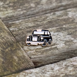 London Taxi British Black Cab Pin Badge
