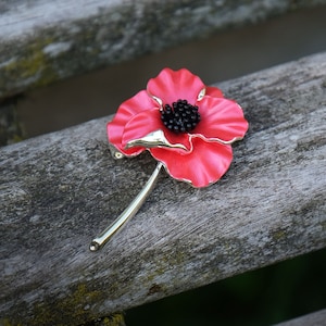 ATLondonJewels Poppy Red Flower Brooch on a Bench ATH588