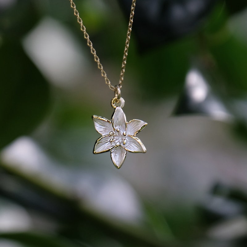 Lily Necklace Pendant Gold Pendant main image 0