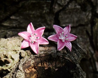 Lilie rosa Star Gazer Blume Post Ohrstecker, versilbert