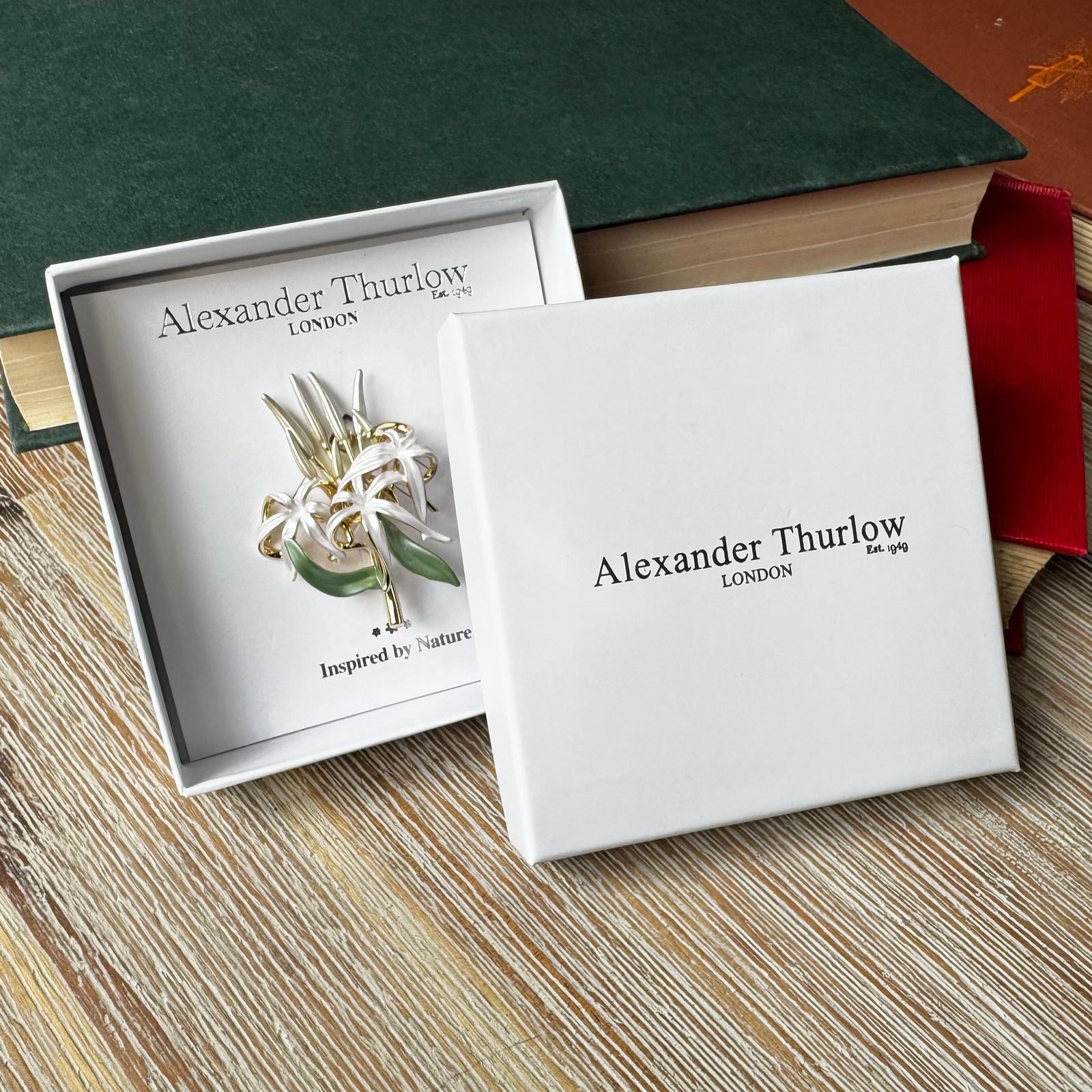 ホワイトフラワーブローチ 楽天市場】ブローチ マグネット フラワー モノトーン Mサイズ