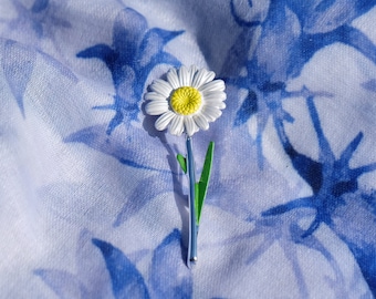 Daisy Flower Brooch