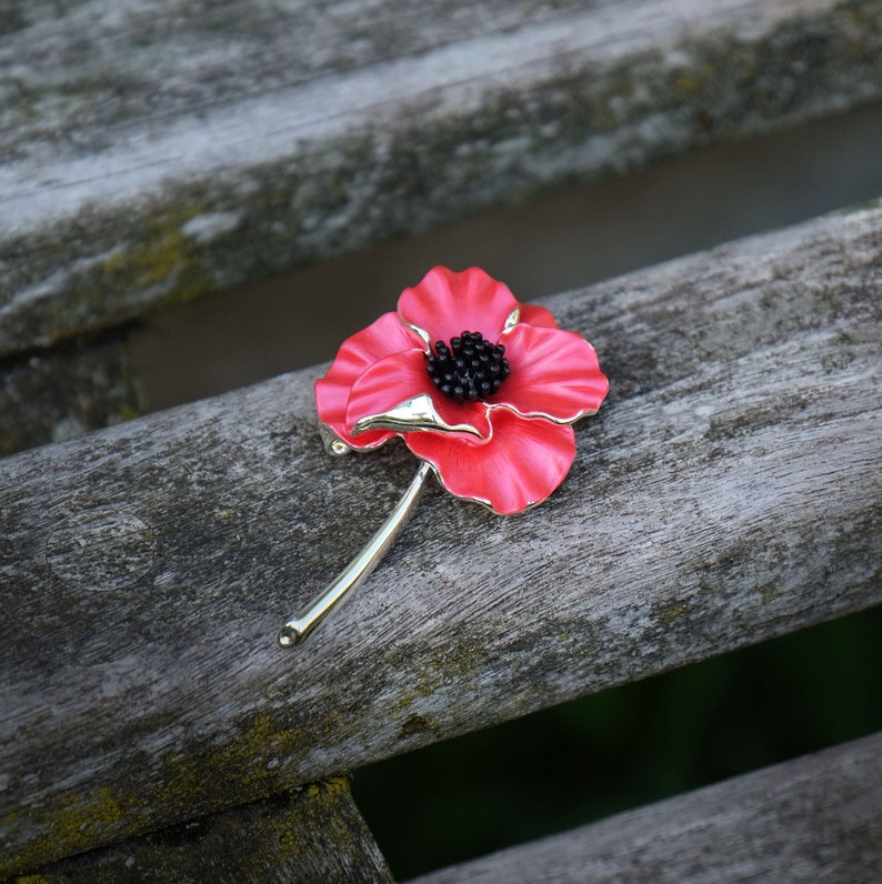 ATLondonJewels Poppy Red Flower Brooch on a Bench ATH588