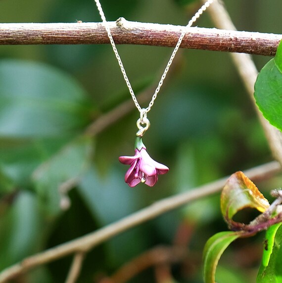 Freesia necklace sale