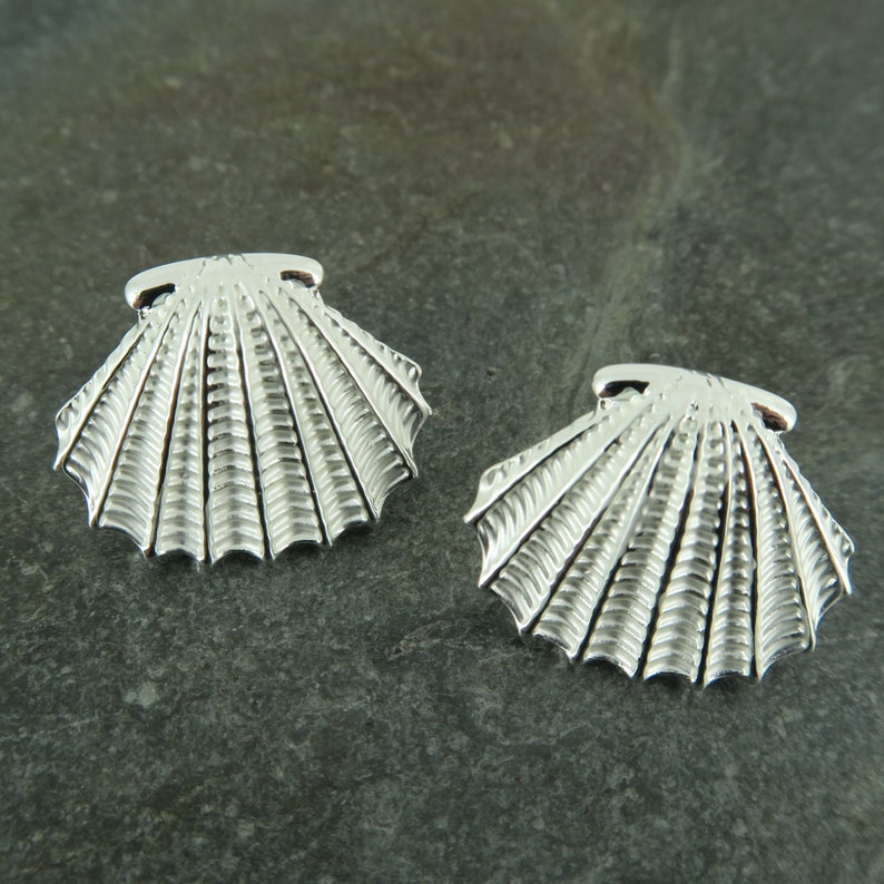 ATLondonJewels Clam Shell Silver Plated Stud Earrings on Slate ATH617
