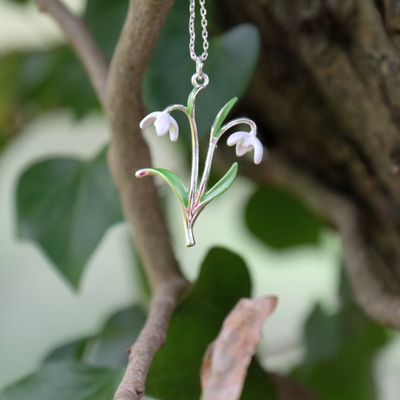 Open 2024 flower necklace