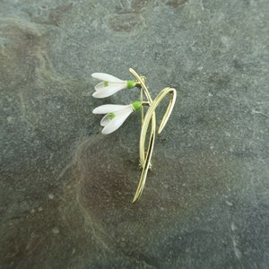 Snowdrop White Flower Brooch, Gold Tone
