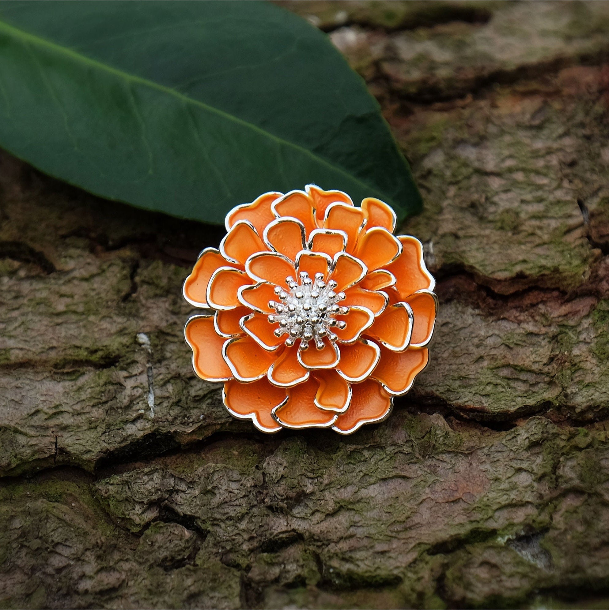 マリーゴールドの花のブローチ、銀メッキ - Etsy 日本