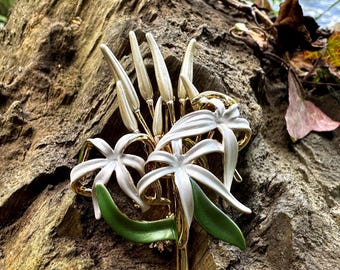 ホワイトフラワーブローチ il_340x270.7149930421_qm3p.jpg