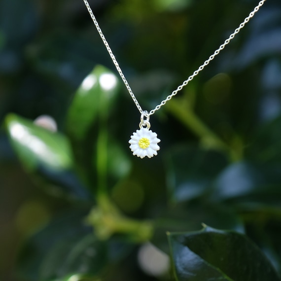 Gänseblümchen Weiß Mini Blume Anhänger Halskette - .de