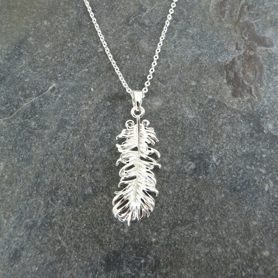 Feather pendant necklace deals