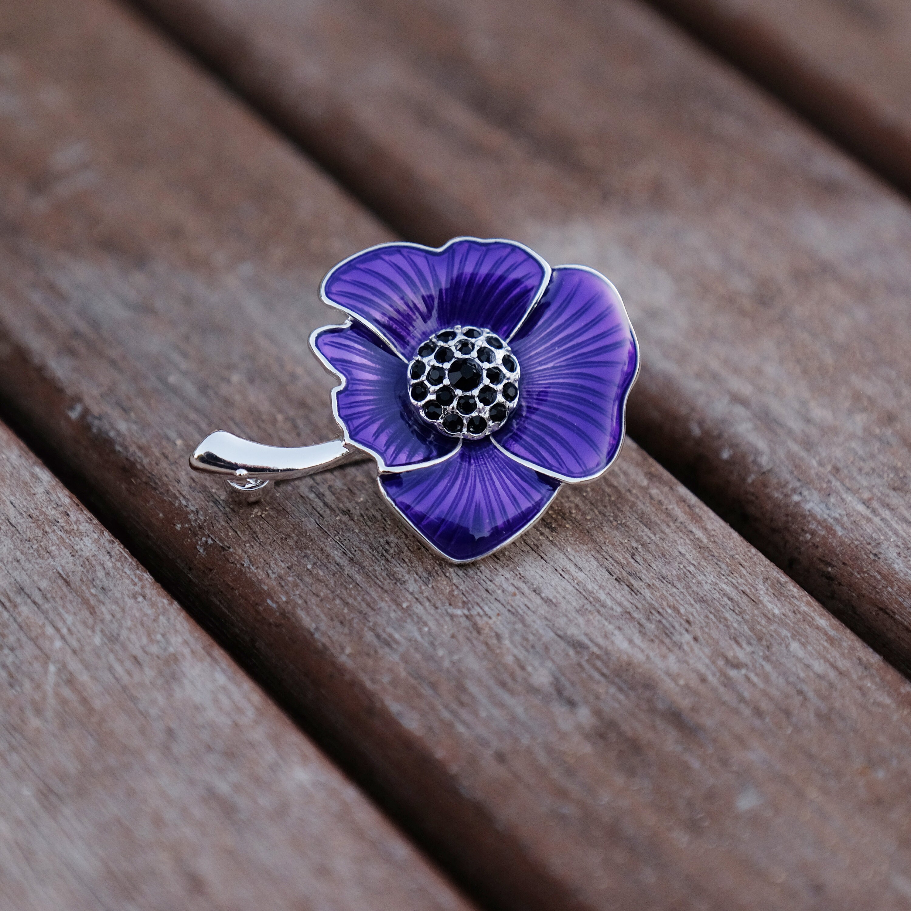 Purple poppy brooch deals