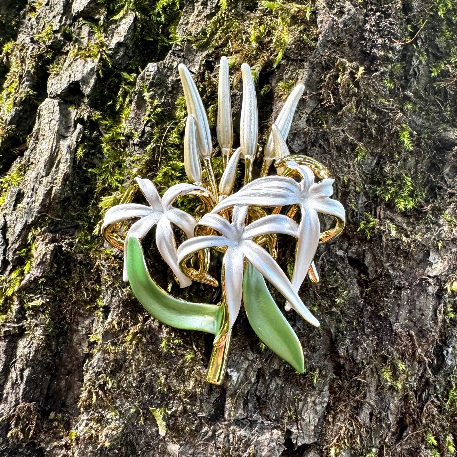 Spider Lily Enamel Pin - Etsy