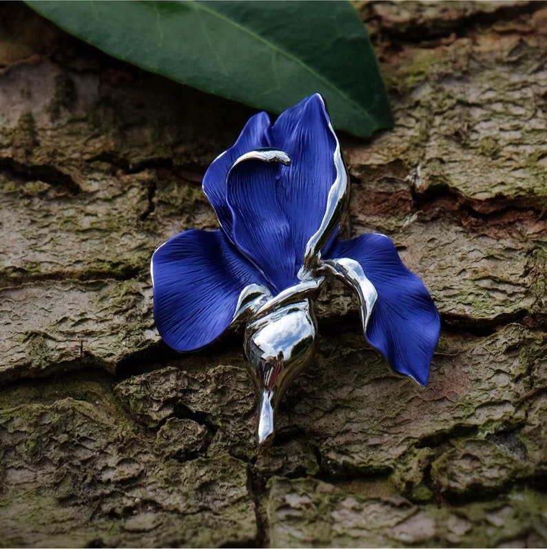 ATLondonJewels Iris Blue Flower Brooch on bark ATH627