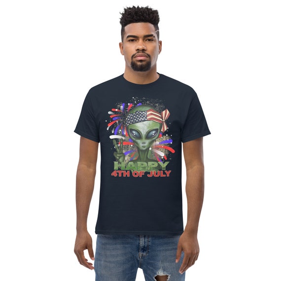 Funny Alien With American Flag T-Shirt Cute Ufo 4th July Tee Funny Alien With American Flag T-Shirt Cute Ufo 4th July Tee