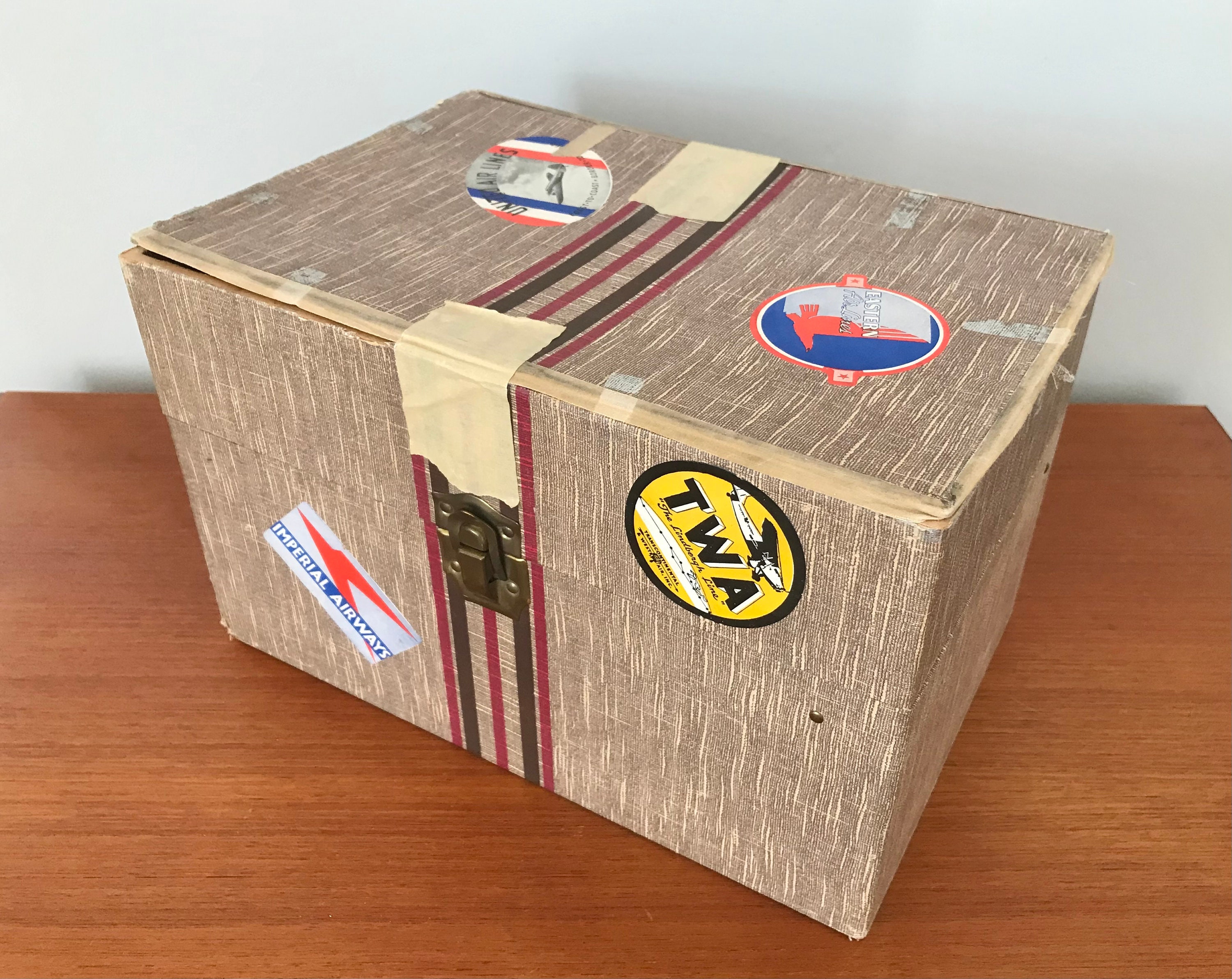 Vintage Lindstrom little Miss Toy Sewing Machine, Vintage 1940's