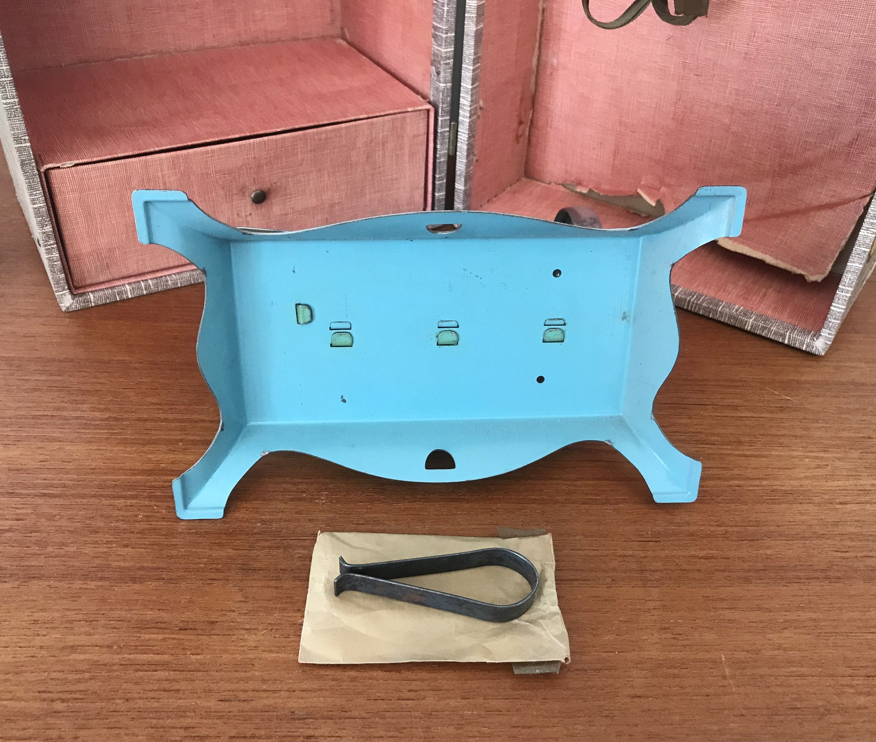 Vintage Lindstrom little Miss Toy Sewing Machine, Vintage 1940's