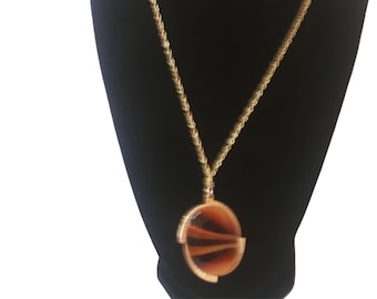 VTG SARA COVENTRY Gold Tone Necklace with Glass  Tiger Eye