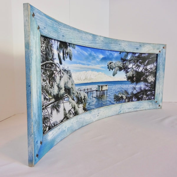 Curved Picture Frame with Photo