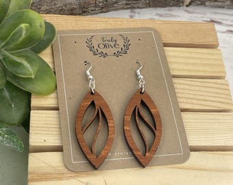 Lightweight Wood Dangle Earrings: Vintage Leaf Design