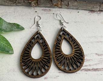Mandala Holz Ohrringe: Leichte geometrische Boho Ohrringe